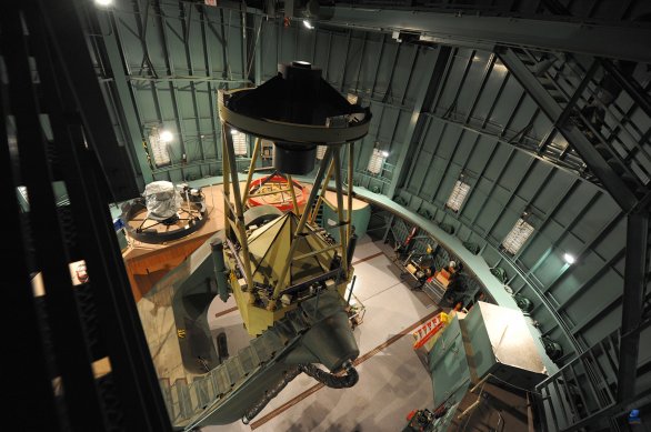 Uvnitř kopule dalekohledu The Bok Telescope. Observatoř Kitt Peak, Arizona, USA Autor: Zdeněk Bardon