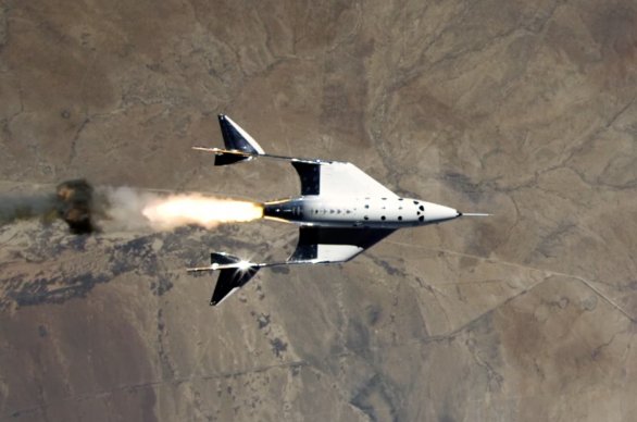 SpaceShipTwo VSS Unity při testu raketového motoru Autor: Virgin Galactic