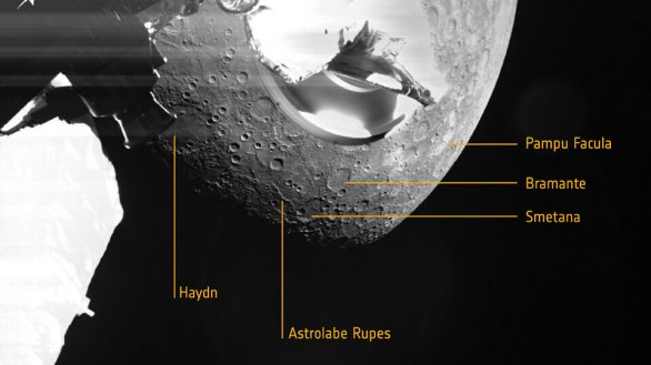 Snímek Merkuru pořízený inženýrskou kamerou sondy BepiColombo při prvním průletu kolem Merkuru 1. 10. 2021