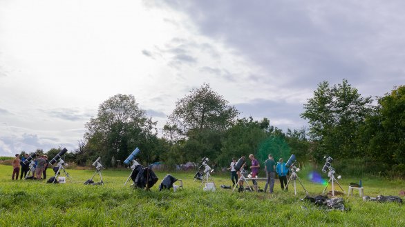 Pozorovací louka na Astronomické expedici Autor: Michal Kraus