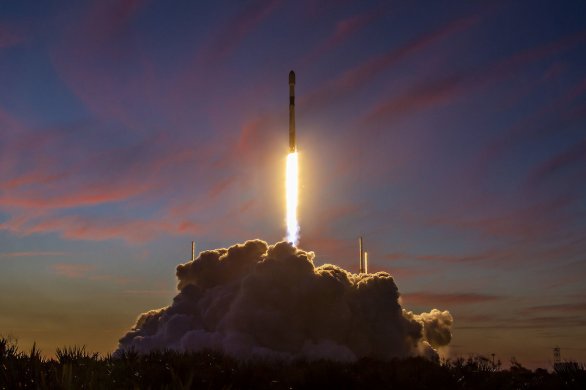 Raketa Falcon 9 startuje 1. 2. 2022 s družicí Cosmo-SkyMed druhé generace Autor: SpaceX