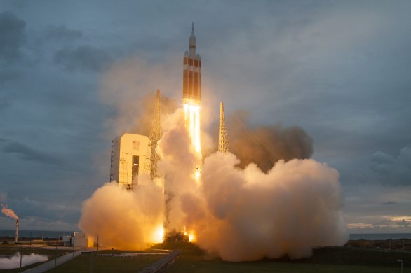 Start rakety Delta IV Heavy s lodí Orion 5. 12. 2014 Autor: Mike Deep/SpaceFlight Insider