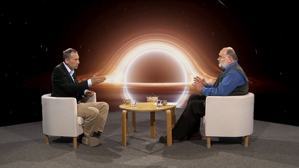 Michal Bursa (vlevo) hovoří s Jindřichem Suchánkem v pořadu Hlubinami vesmíru Autor: TV Noe