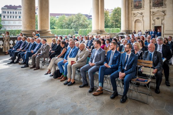 Čestné medaile převzalo z rukou ministra celkem 38 oceněných pedagogů Autor: MŠMT