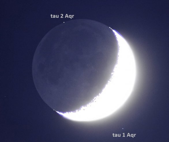 6. ledna 2022 došlo večer k zákrytu hvězd Měsícem - tau1 a tau2 Aqr se postupně skryly a zase objevily, jak přes ně postupně přecházel kotouč Měsíce. Na snímku vidíme situaci těsně před zákrytem druhé z nich. Autor: Petr Lívanec