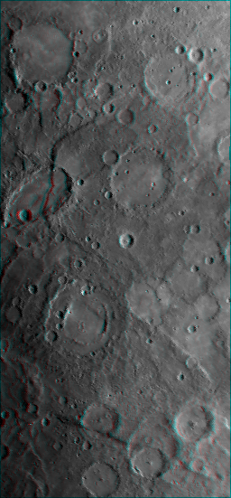 Snímek Beagle Rupes a okolí je upraven pro barevné 3D brýle (s červeným a modrým filtrem). Autor: ESA/BepiColombo/MTM, CC BY-SA 3.0 IGO; processing: K. Wohlfarth and M. Tenthoff (TU Dortmund)