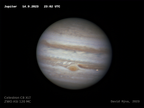 Jupiter a Io Autor: David Rýva