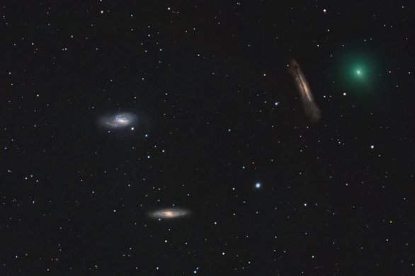 Kometa 62P/Tsuchinshan u Leo Tripletu (28.12.2023 5:20) Autor: Roman Hujer
