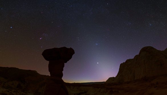 Zvířetníkové světlo, Jupiter a kometa 12P Autor: Martin Gembec
