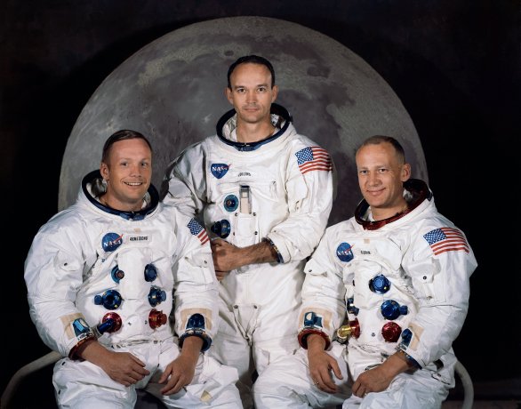 Posádka Apolla 11. Zleva: Neil A. Armstrong, velitel; Michael Collins, pilot velitelského modulu; Edwin E. Aldrin Jr., pilot lunárního modulu. Autor: NASA