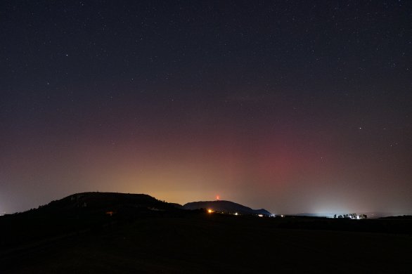 Polární záře nad Pálavou 30. 8..2024, 22:40 SELČ, Fuji X T100 Fujinon 18/3.2 Autor: Radek Kroupa