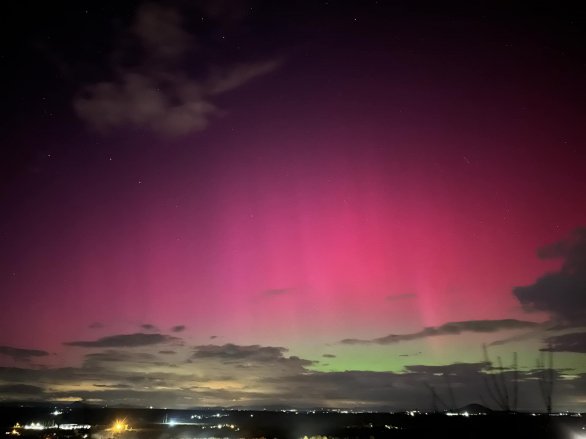 Polární záře 10. 10. ve 20:32 SELČ, Velvary Autor: David Černý