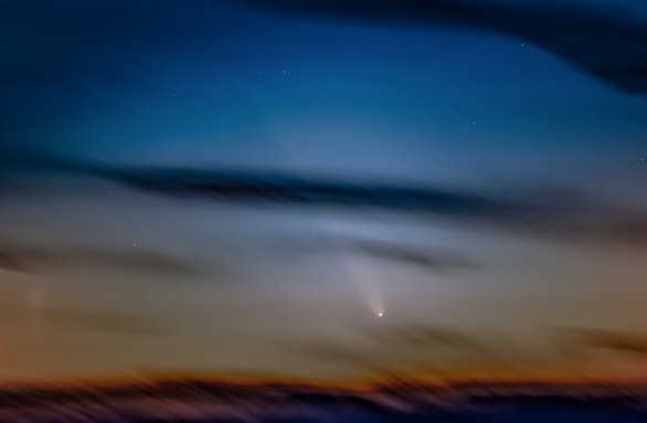 Kometa C/2023 A3 (Tsuchinshan-ATLAS) 12. 10. 2024, objektiv 200 mm f2,8 expozice 1/10 s Autor: Michal Paulovic