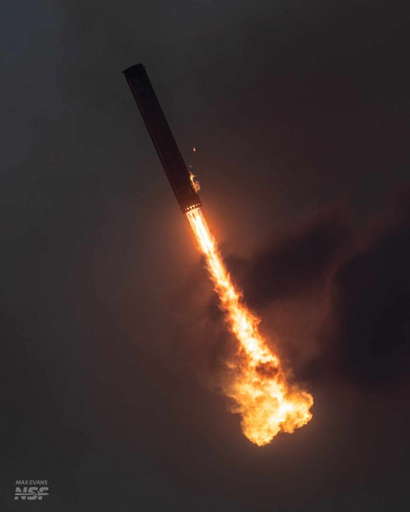Booster B12 rakety Super Heavy přistává 13. 10. 2024 Autor: SpaceX