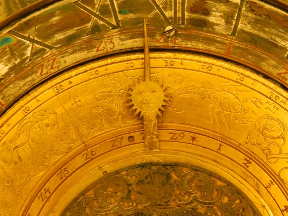 Detail stolních astronomických hodin, které roku 1753 daroval klementinským jezuitům Franz Adam hrabě Trauttmansdorff. (NK ČR, P- 803) Autor: NK ČR