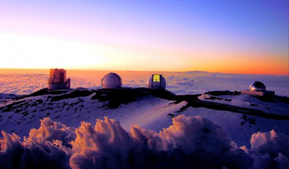 Dalekohled NASA IRTF umístěný na Havajský ostrovech (vpravo) Autor: NASA