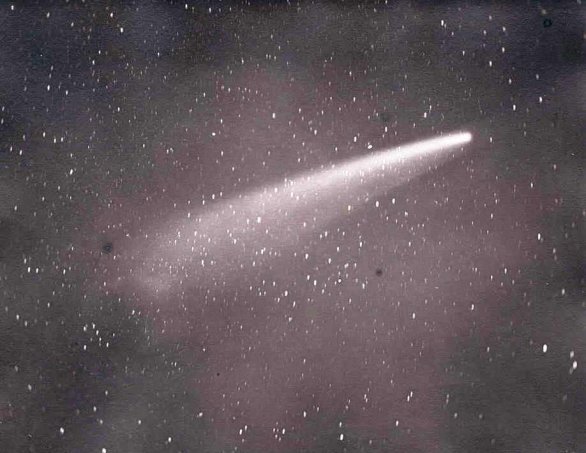 V době pozorování velké komety 1882 byla astrofotografie v počátcích, ale díky tomu máme u této komety nejen ilustrace, ale i první fotografická svědectví. Fotografie pochází z Jihoafrické republiky Autor: David Gill