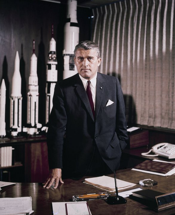 Wernher von Braun na snímku z 1. 5. 1960 jako šéf NASA Marshall Space Flight Center Autor: NASA/MSFC