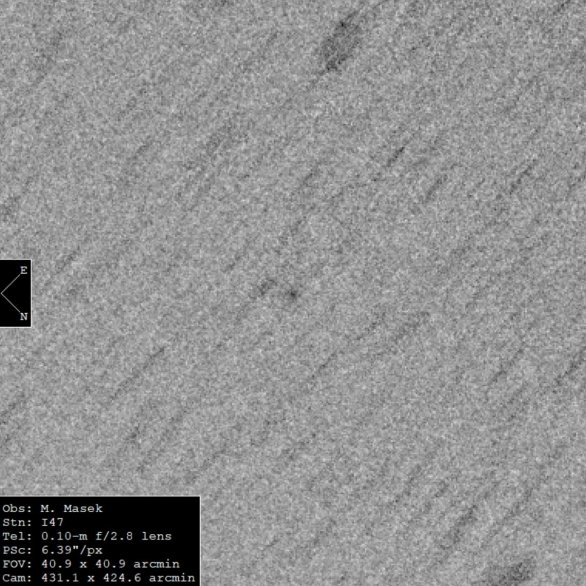 Objevový snímek tělesa s provizorním označením MAS0019 na stránce PCPP (Possible Comet Confirmation Page). Objektiv 300 mm, 15×30 sekund. Autor: FRAM, Martin Mašek
