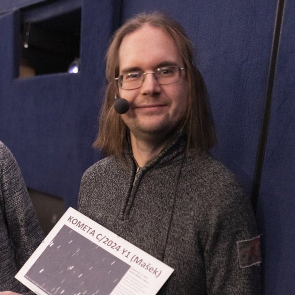 Martin Mašek při slavnostním křtu komety C/2024 Y1 v libereckém planetáriu 2. 1. 2025 Autor: Jakub Kuřák