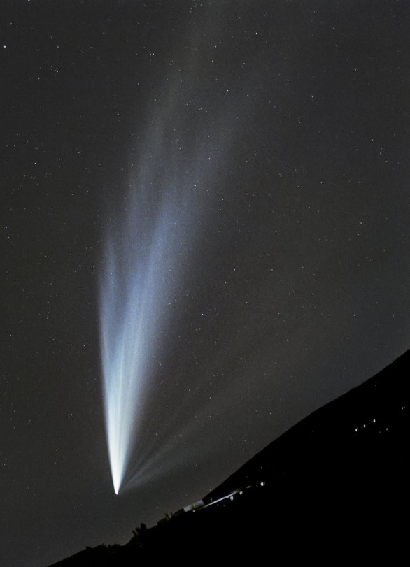 Kometa C/2024 G3 (ATLAS) 22. ledna 2025 na snímku z robotické observatoře FRAM poblíž Paranalu v Chile. Fotografie se stala Astronomickým snímkem NASA dne 26. ledna 2025. Autor: Martin Mašek (FZU, Czech Academy of Sciences) & Jakub Kuřák