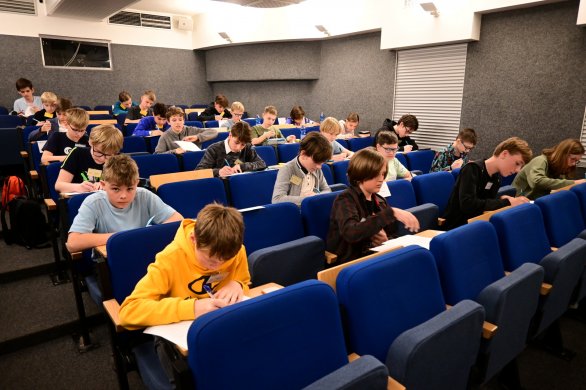 Finalisté kategorie GH během výpočetní části ústředního kola Autor: Lukáš Veselý