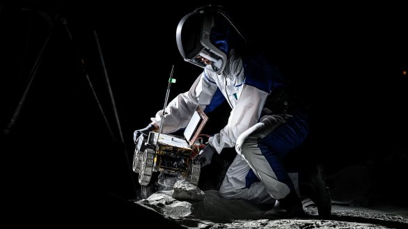 Rover Tenacious při závěrečných přípravách před misí na Měsíc Autor: ispace