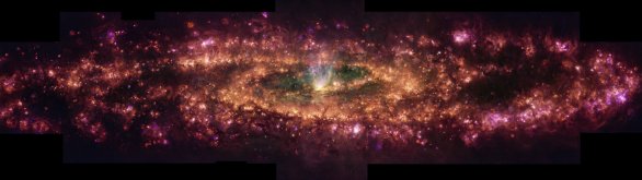 Tento snímek ukazuje galaxii Sochař v novém světle. Tato falešná barevná kompozice ukazuje specifické vlnové délky světla uvolňovaného vodíkem, dusíkem, sírou a kyslíkem. Tyto prvky se vyskytují v plynné formě po celé galaxii, ale mechanismy způsobující záření tohoto plynu se mohou v celé galaxii lišit. Růžové světlo představuje plyn vybuzený zářením nově se rodících hvězd, zatímco kužel bělejšího světla v centru je způsoben výtokem plynu z černé díry v jádru galaxie. Autor: ESO/E. Congiu et al.