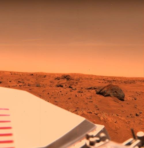 Balvan zvaný Big Joe v Chryse Planitia zaznamenala jedna z kamer Vikingu 1 v ranních hodinách krátce po přistání v roce 1976 Autor: NASA/JPL