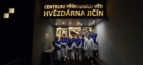 Tým hvězdářů během Noci vědců 2025 Autor: Centrum přírodních věd - Hvězdárna Jičín.