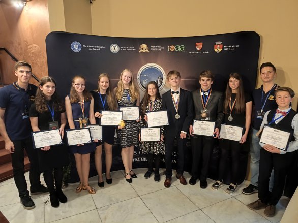 Český tým a jeho místní průvodci po slavnostním vyhlášení výsledků Autor: Radka Křížová Český tým a jeho místní průvodci po slavnostním vyhlášení výsledků Autor: Radka Křížová