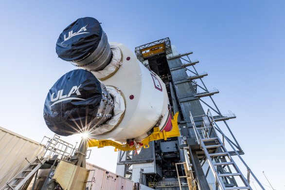 Detail na raketové motory BE-4 na centrálním stupni před sestavením rakety Vulcan v montážní hale Autor: ULA (United Launch Alliance)