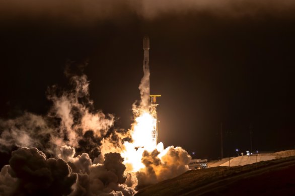 Start rakety Falcon 9 s družicemi mise Transporter 17 mj. také s družicí KOSTKA 6. 7. 2026 Autor: SpaceX Start rakety Falcon 9 s družicemi mise Transporter 17 mj. také s družicí KOSTKA 6. 7. 2026 Autor: SpaceX