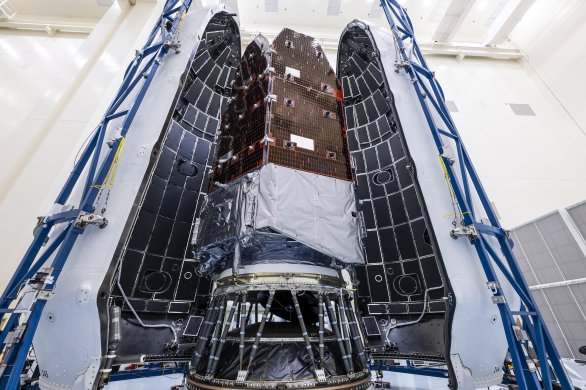Integrace vesmírného teleskopu Nancy Grace Roman do aerodynamického krytu rakety Falcon Heavy Autor: X/SpaceX Integrace vesmírného teleskopu Nancy Grace Roman do aerodynamického krytu rakety Falcon Heavy Autor: X/SpaceX