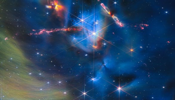 Místa tvorby protohvězd a protoplanetárních disků, Herbig-Haro objekty, s výraznými výtrysky do okolního plynu v IC 348 infračerveně z JWST Autor: ESA/Webb, NASA, CSA, K. Luhman, C. Alves De Oliveira, M. Zamani (ESA/Webb)