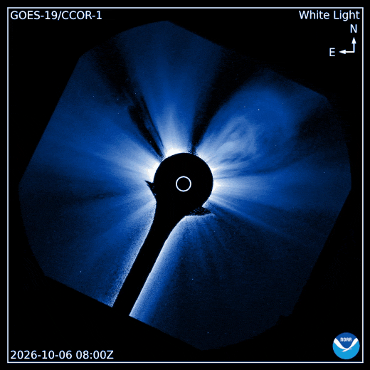 Kruhová CME po erupci z rána 6. 10. 2026 na snímcích korónografu CCOR-1 na družici GOES-19. Autor: NOAA