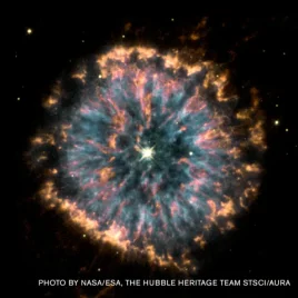 Planetární mlhovina Svítící oko Autor: ESA/NASA Planetární mlhovina Svítící oko Autor: ESA/NASA