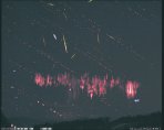 Složený snímek ze všech Red sprites a meteoru během této noci.. Autor: Martin Popek