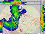 Radarové odrazy MCS bouře a momentální blesková aktivita. Autor: CHMU