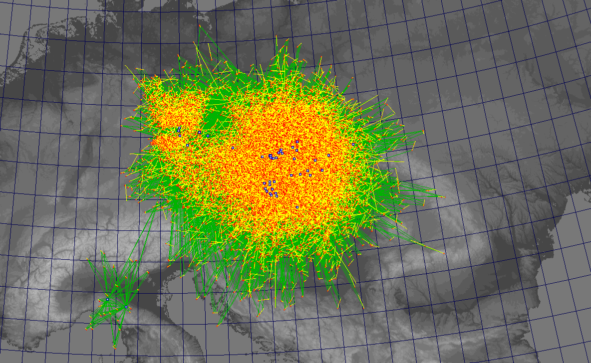 2D projekce (střední Evropa) drah vícestaničních meteorů zaznamenaných v rámci sítě CEMeNt v letech 2010 až 2016 (celkem 36 321 drah). Pozice stanic jsou v mapě označeny (modré kroužky). Autor: Jakub Koukal