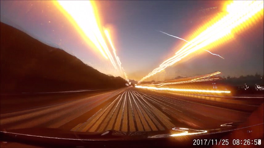 Obr. 3: Video bolidu 20171125_071306 z onboard kamery v automobilu, dálnice M4 poblíž Port Talbot. Autor: Mark Lemon