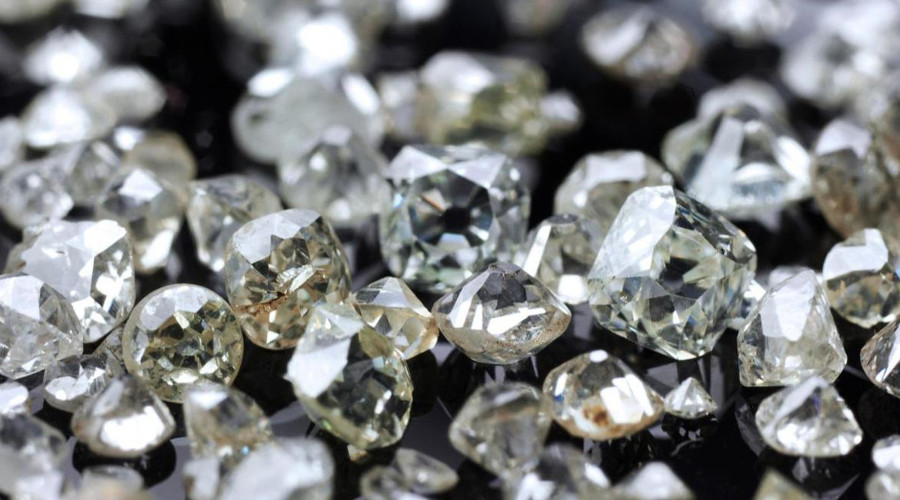 V jaké hloubce se nacházejí diamanty?